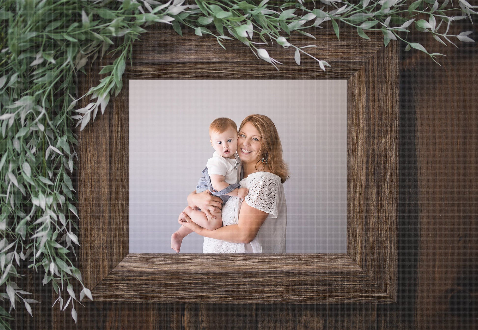 Dark Wood Photo Template, Mother's Day Photo Template, .PSD Real Wood Picture Frame Backdrop for Photoshop, Picture Frame Photoshop Mask